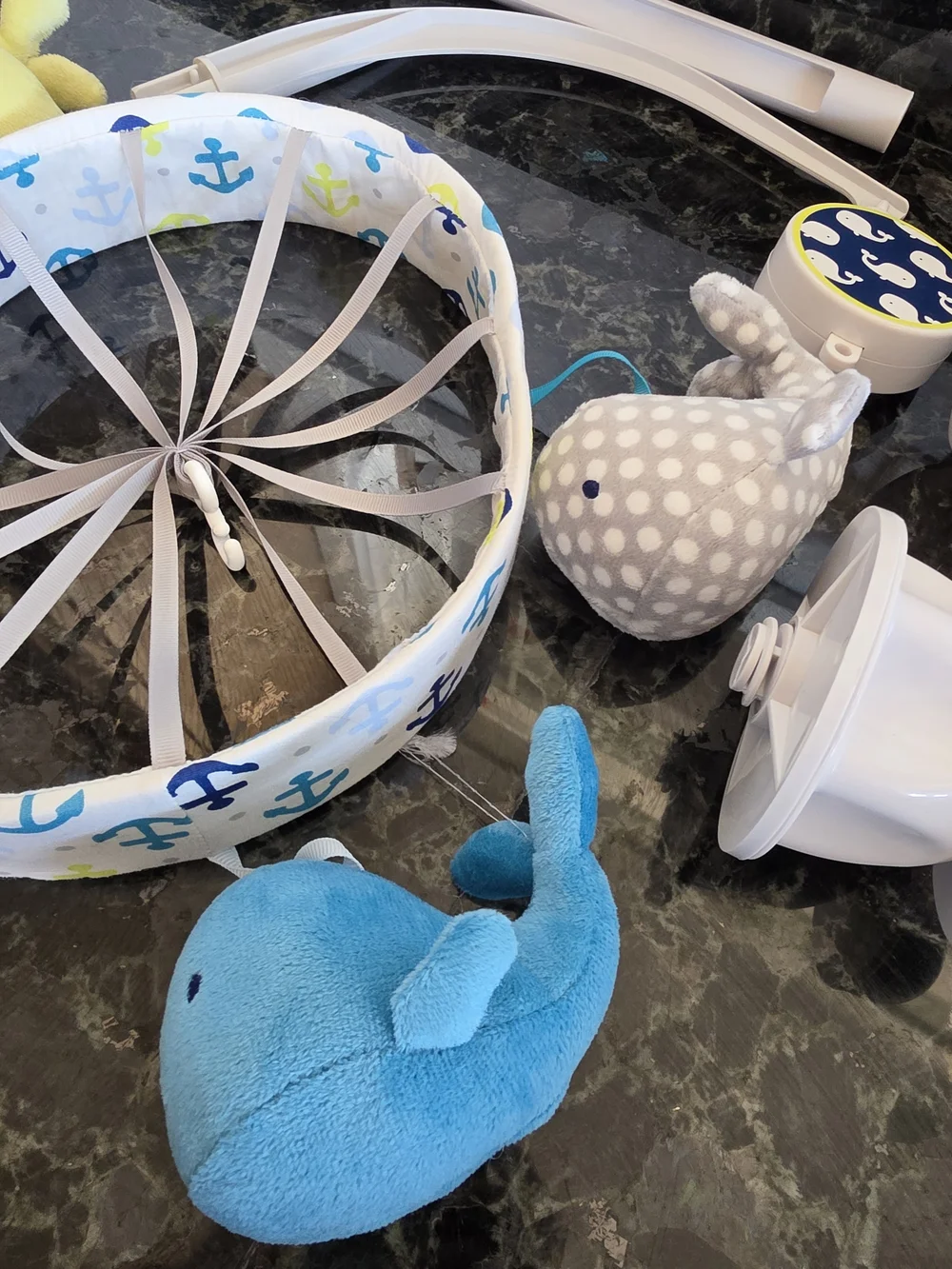 Circo Whales 'n Waves  Nursery Set & Musical Mobile